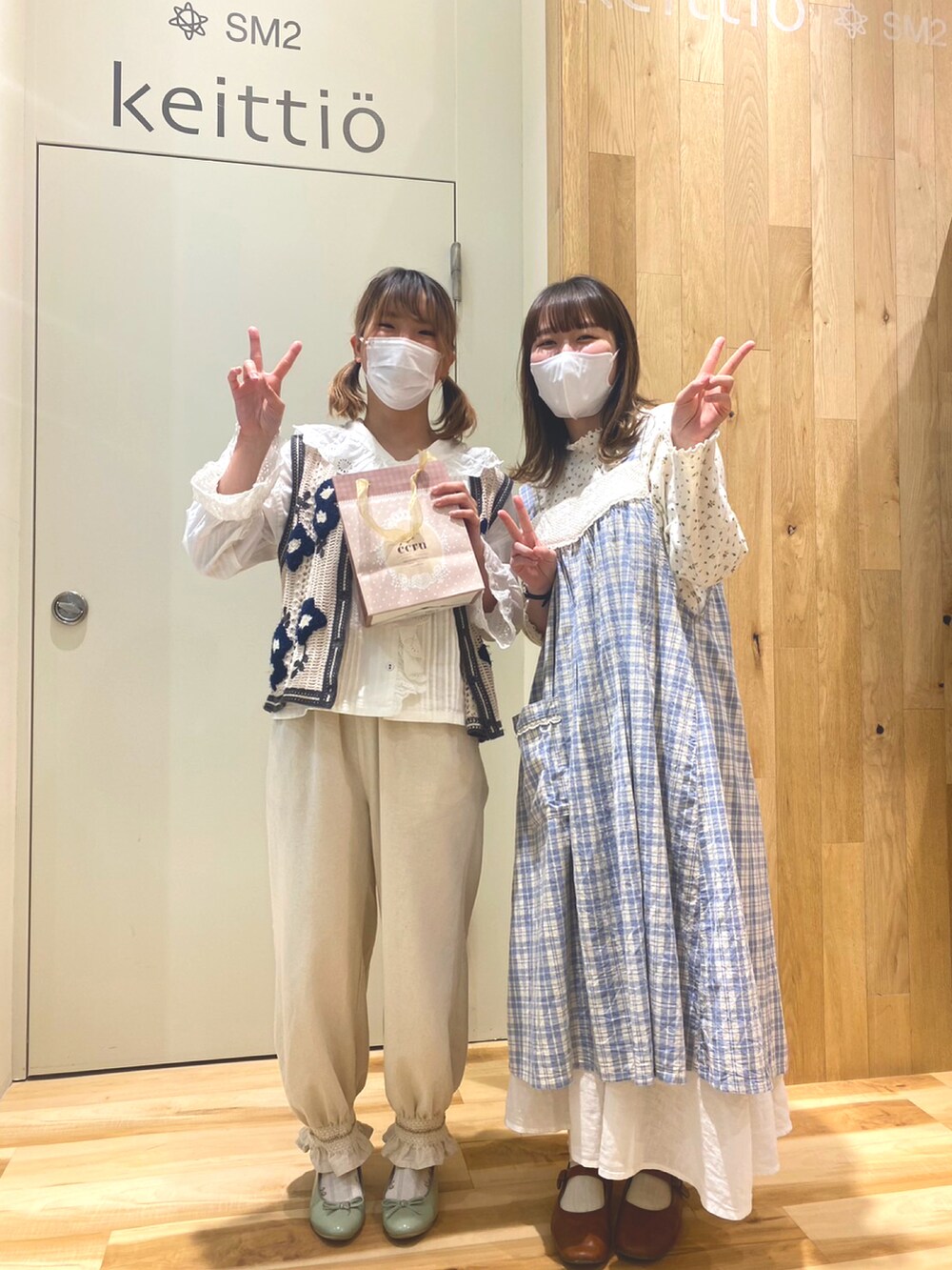 「オトナ女子、春色、ゆるコーデ、低身長女子、ワンピーススタイル、ガーリー、サマンサ モスモス(Samansa Mos2)、SM2、SM2コーデ、サマンサモスモス、sm2、お誕生日おめでとう！、可愛い♡、イオンモールとなみ」｜「Samansa Mos2の【ETHICAL CRAFTS】ヘンプ混ギャザースカート（スカート、ブルー系）」を使った、keittioとなみさん（レディース・153cm）の春コーディネートの2枚目の写真