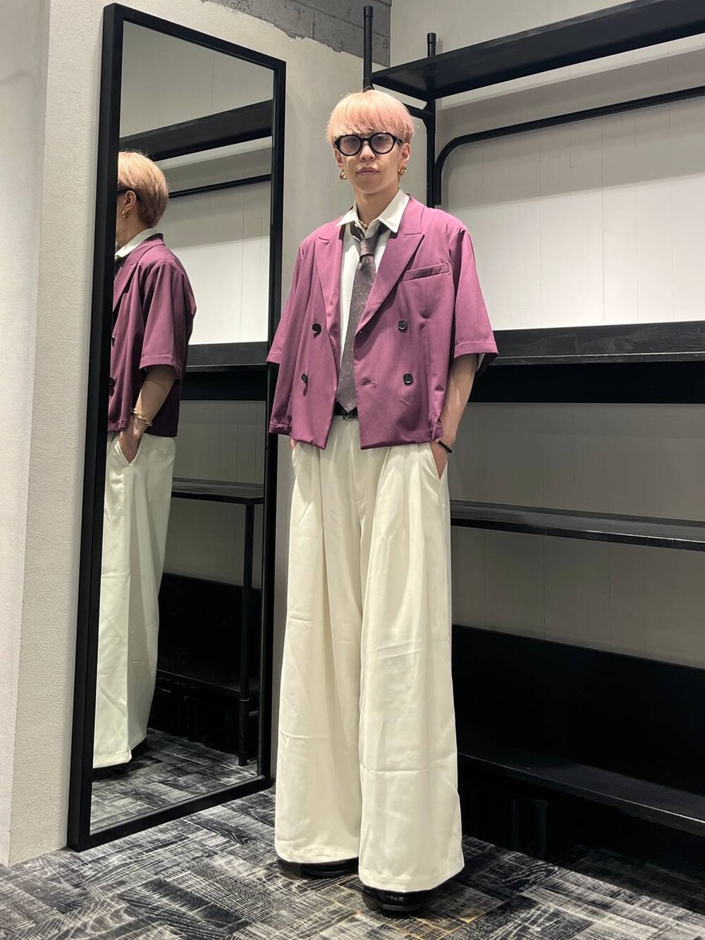 「きれいめ、韓国系、モード、シャツ、HARE」｜「HAREの【SET UP対応】TOROMIシャツSS（シャツ/ブラウス、ホワイト系）」を使った、てんまさん（メンズ・181cm）の夏コーディネートの2枚目の写真