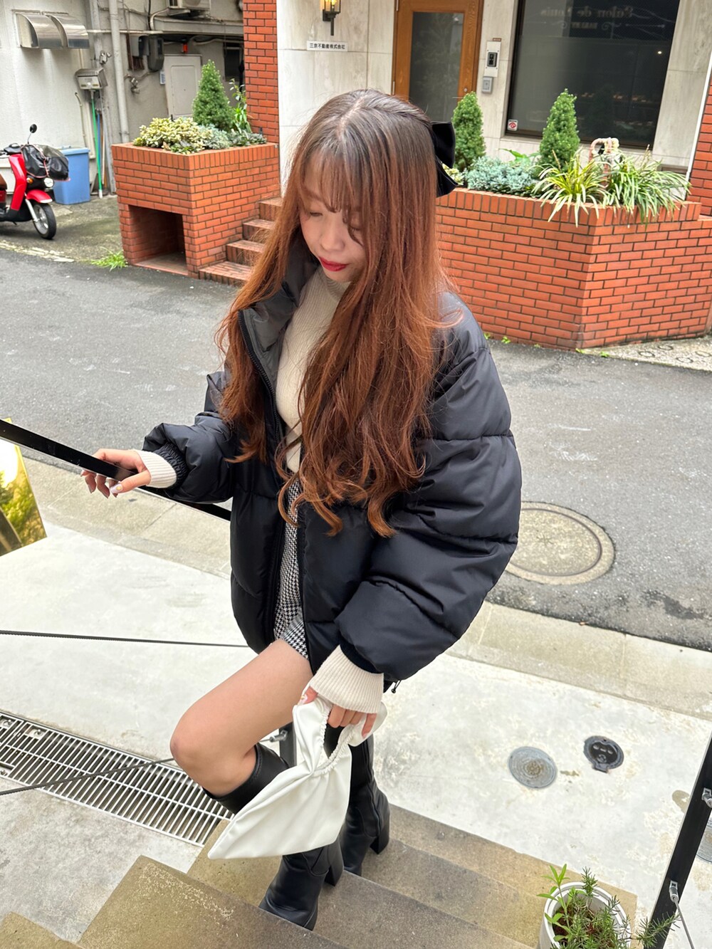 「秋、大人女子、ブラック、ブラックコーデ、フレンチガーリー、ガーリーコーデ、ロングブーツ、ブーツ、タートルネック、プチプラ、プチプラコーデ、おしゃれさんと繋がりたい、いいね、save、フォローお願いします🤑、冬コーデ、冬アウター」｜「WEGOのWEGO/【セットアップ対応商品】ツイードキュロット（その他パンツ、その他）」を使った、Junoさん（レディース・162cm）の秋コーディネートの5枚目の写真