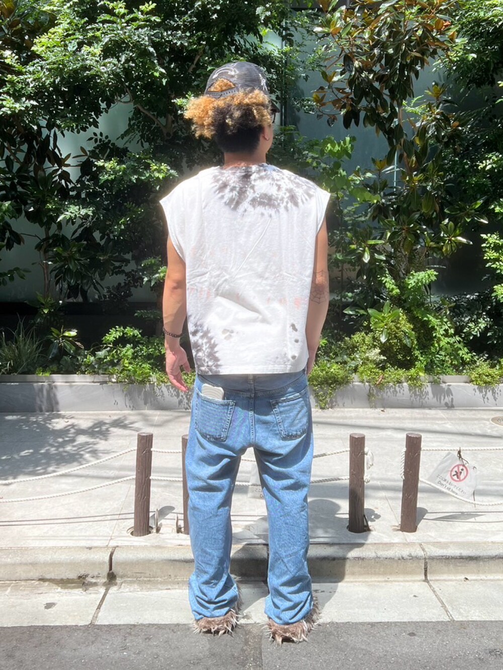 その他のTシャツ/カットソーを着用したメンズの夏コーディネートの2枚目の写真