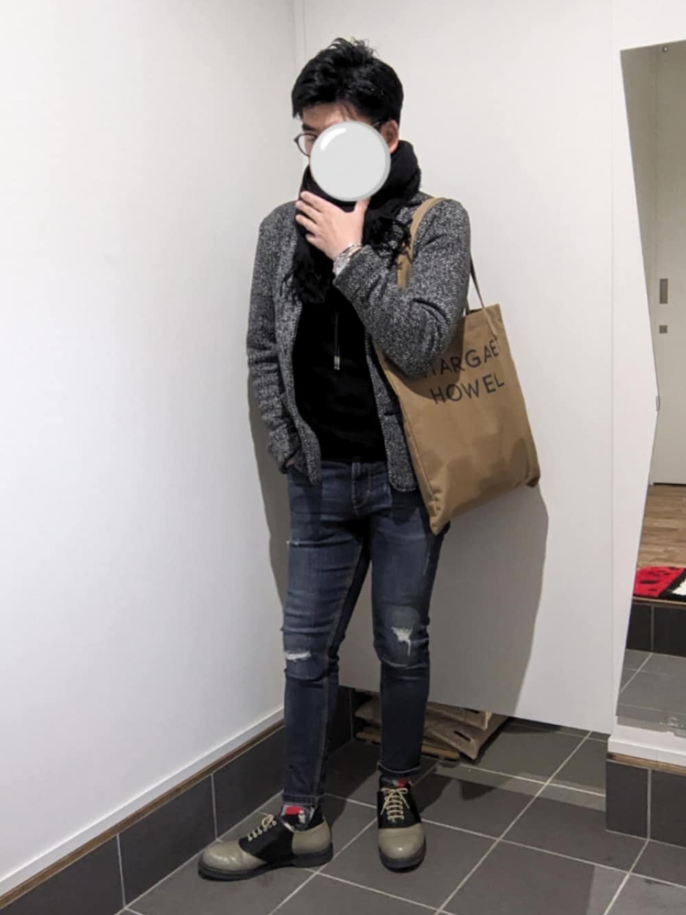 「URBAN RESEARCHのアイテム（テーラードジャケット、グレー系）」を使った、☆taku☆さん（メンズ・172cm）の春コーディネートの2枚目の写真