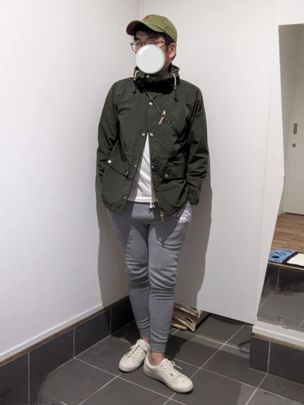 「DODのアイテム（ショルダーバッグ、グリーン系）」を使った、☆taku☆さん（メンズ・172cm）の春コーディネートの2枚目の写真