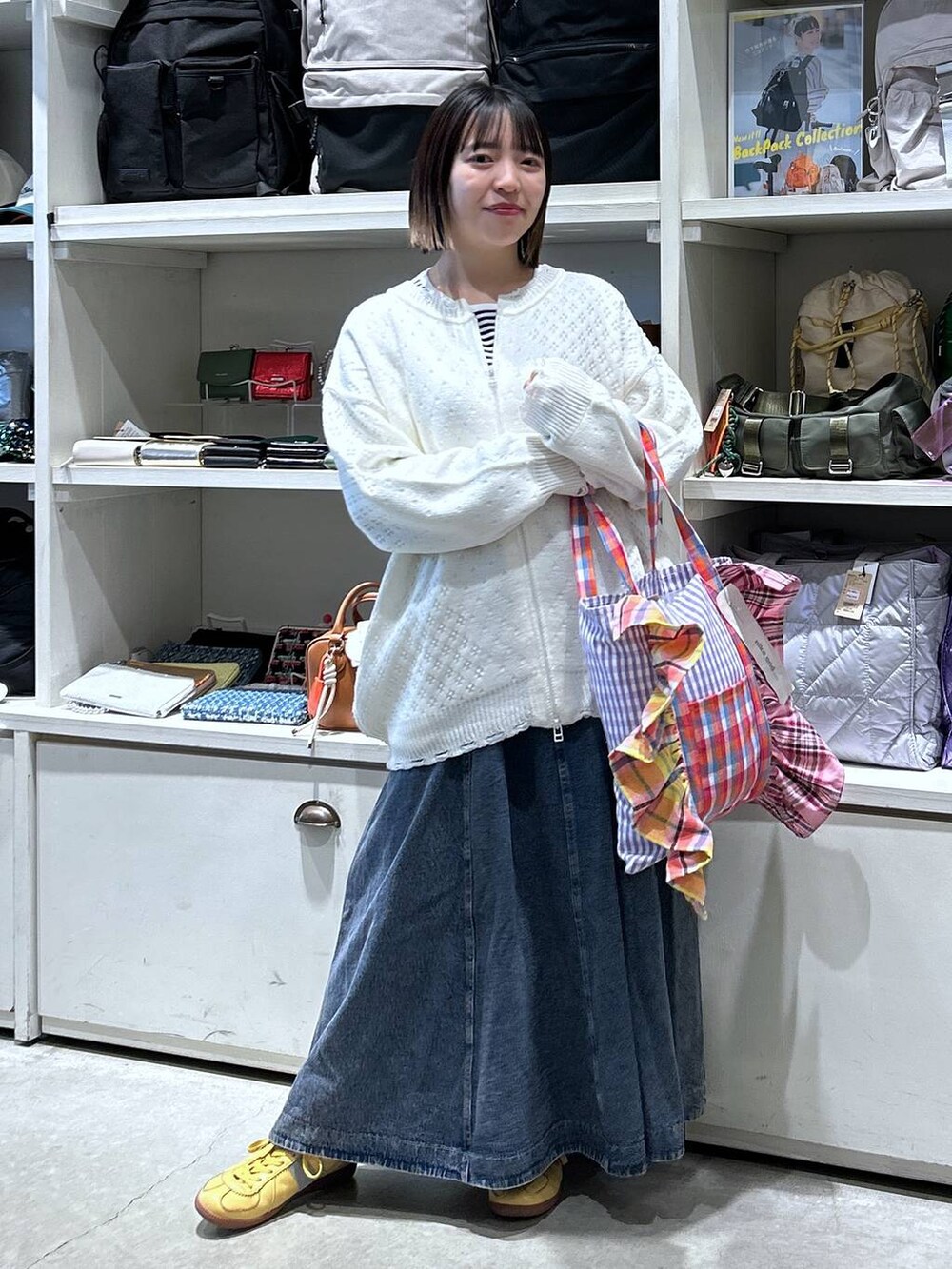 「ロンT、デートコーデ、骨格ウェーブ、低身長、カジュアル、体型カバー、休日コーデ、デート/ロマンティック、楽ちんコーデ、春コーデ、女子会、ゆったり、niko and ...、カーディガン、ニット」|「niko and...のオーガニックコットンテンセルロングTシャツ(Tシャツ/カットソー、ブラック系)」を使った、h0peeekoさん(レディース・151cm)の春コーディネートの2枚目の写真