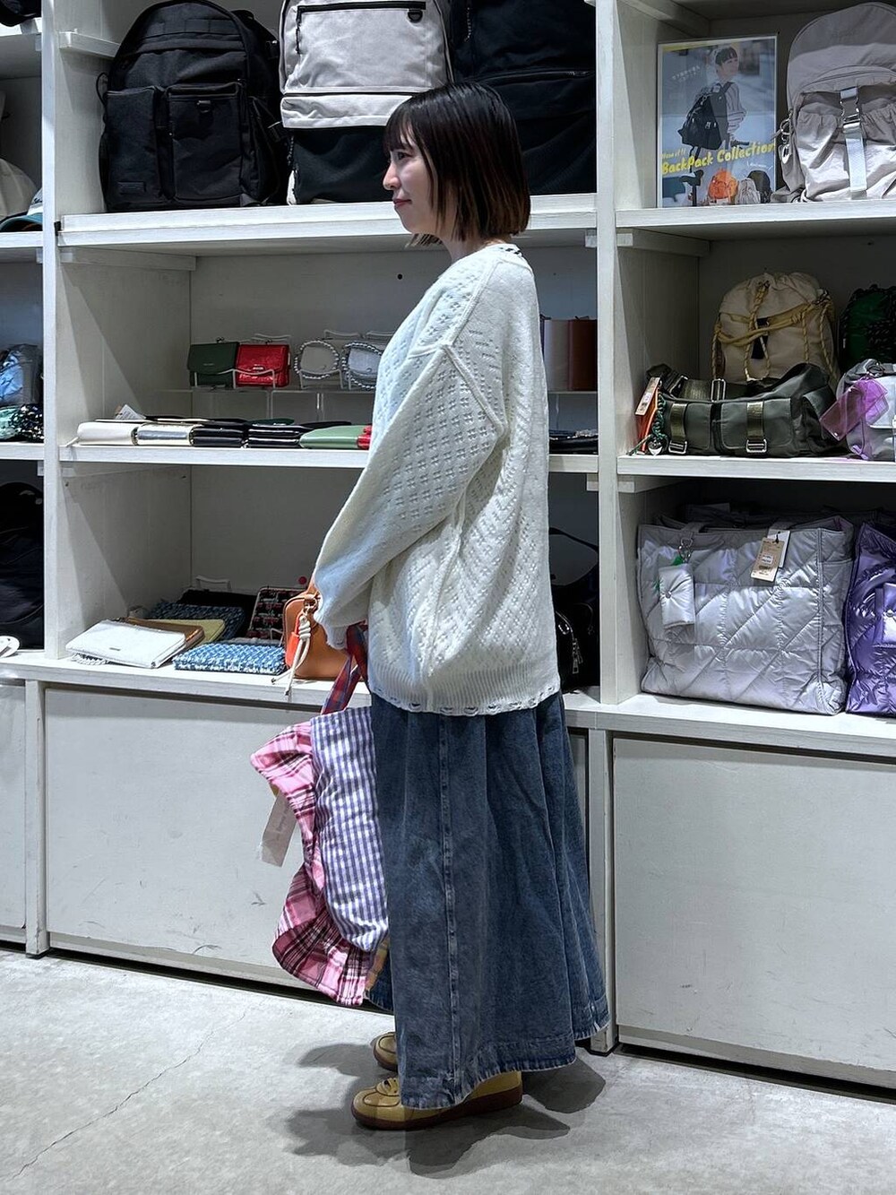 「ロンT、デートコーデ、骨格ウェーブ、低身長、カジュアル、体型カバー、休日コーデ、デート/ロマンティック、楽ちんコーデ、春コーデ、女子会、ゆったり、niko and ...、カーディガン、ニット」|「niko and...のオーガニックコットンテンセルロングTシャツ(Tシャツ/カットソー、ブラック系)」を使った、h0peeekoさん(レディース・151cm)の春コーディネートの3枚目の写真