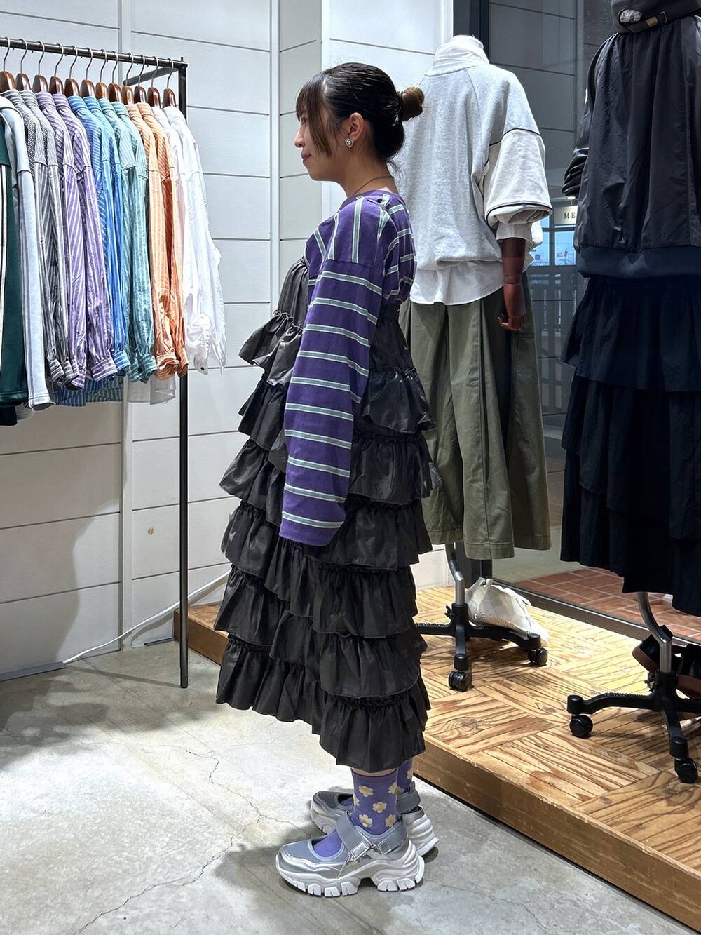 「低身長、カジュアル、体型カバー、休日コーデ、デート/ロマンティック、楽ちんコーデ、春コーデ、女子会、ゆったり、niko and ...、秋コーデ、骨格ウェーブ、カラーマイスター_nikoand...、Tシャツ、ロンT」｜「niko and...のCOLORマイスターロンTEE（Tシャツ/カットソー、パープル系）」を使った、h0peeekoさん（レディース・152cm）の秋コーディネートの2枚目の写真