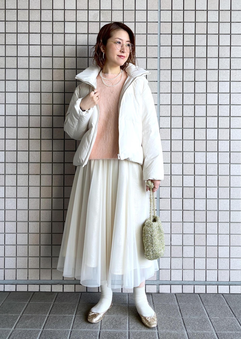 「高身長コーデ、2024AW、2024AW冬の新作、24AW冬の新作、チュールスカート、ピンク、ゴールド、Wshoes_pickup、冬コーデ、デートコーデ、お出かけコーデ、旅行コーデ、推し活コーデ、女子会コーデ、大人カジュアル」|「ROPE' PICNICのキラキラチュールスカート(スカート、ベージュ系)」を使った、toshicoさん(レディース・165cm)の冬コーディネートの3枚目の写真