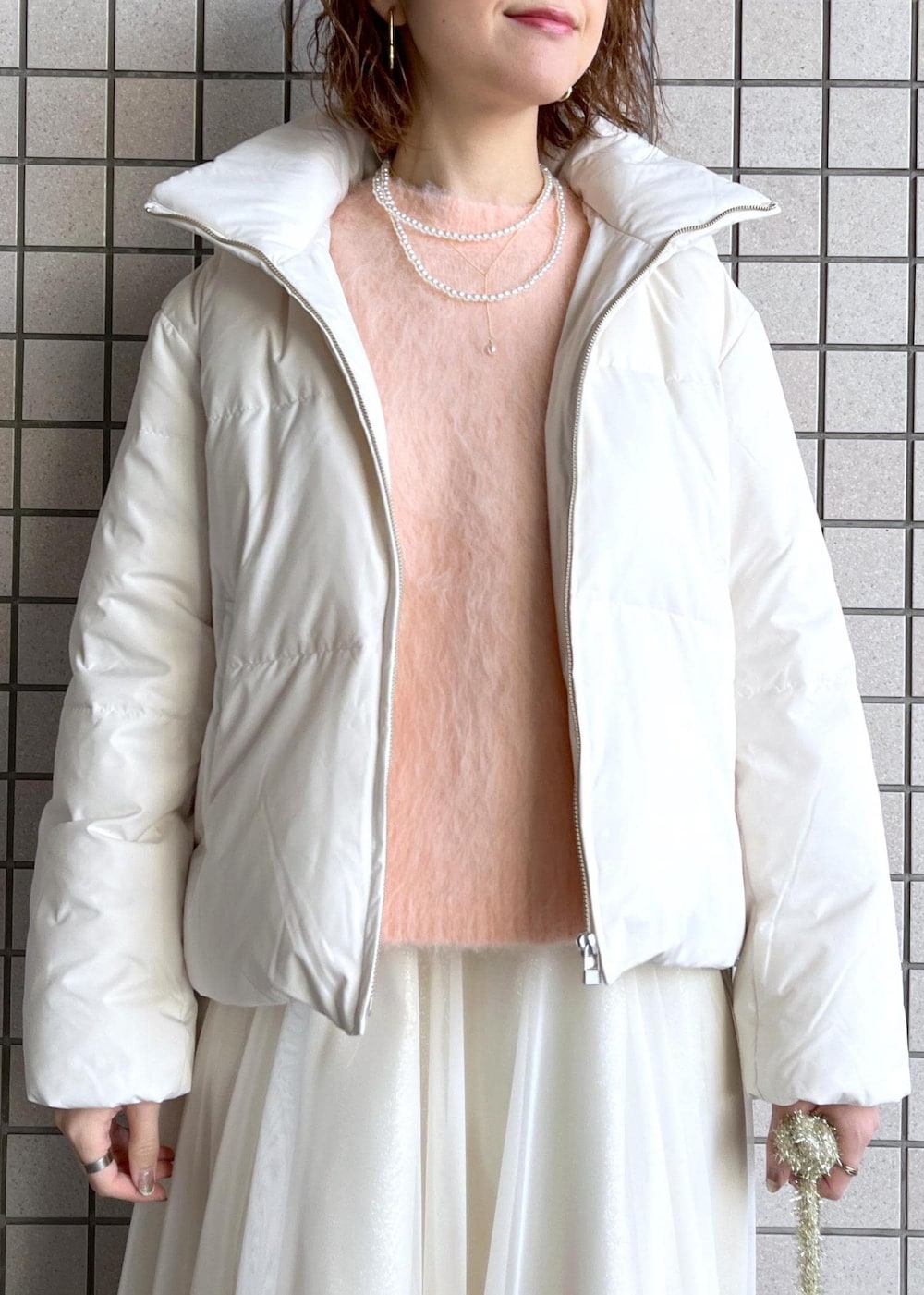 「高身長コーデ、2024AW、2024AW冬の新作、24AW冬の新作、チュールスカート、ピンク、ゴールド、Wshoes_pickup、冬コーデ、デートコーデ、お出かけコーデ、旅行コーデ、推し活コーデ、女子会コーデ、大人カジュアル」|「ROPE' PICNICのキラキラチュールスカート(スカート、ベージュ系)」を使った、toshicoさん(レディース・165cm)の冬コーディネートの2枚目の写真