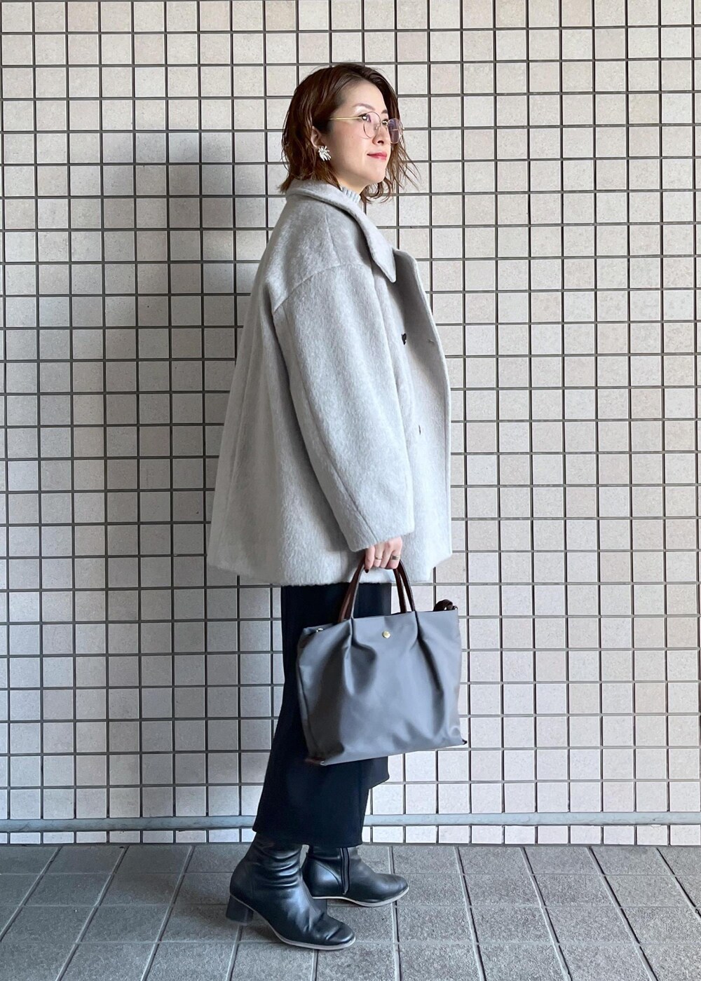 「高身長コーデ、2024AW、2024AW冬の新作、24AW冬の新作、冬コーデ、お仕事コーデ、お出かけコーデ、レイヤード、スカートスタイル、きれいめコーデ、ROPÉ PICNIC、ウェーブ、ブルべ冬、混合、高身長」｜「ROPE' PICNICの【3サイズ展開】裏起毛ボンディングジョーゼットアイラインスカート（スカート、ブラック系）」を使った、toshicoさん（レディース・165cm）の冬コーディネートの5枚目の写真