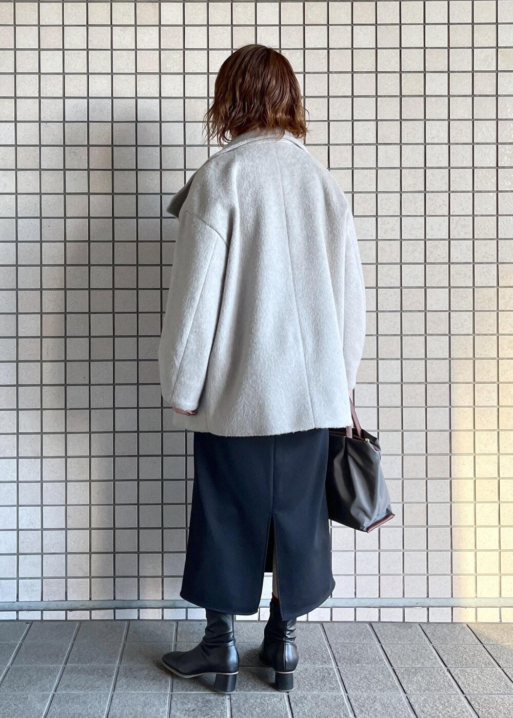 「高身長コーデ、2024AW、2024AW冬の新作、24AW冬の新作、冬コーデ、お仕事コーデ、お出かけコーデ、レイヤード、スカートスタイル、きれいめコーデ、ROPÉ PICNIC、ウェーブ、ブルべ冬、混合、高身長」｜「ROPE' PICNICの【3サイズ展開】裏起毛ボンディングジョーゼットアイラインスカート（スカート、ブラック系）」を使った、toshicoさん（レディース・165cm）の冬コーディネートの7枚目の写真