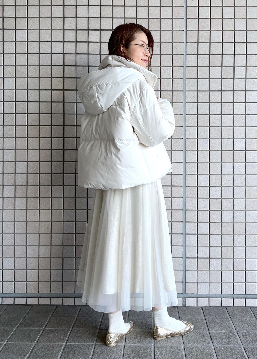 「高身長コーデ、2024AW、2024AW冬の新作、24AW冬の新作、チュールスカート、ピンク、ゴールド、Wshoes_pickup、冬コーデ、デートコーデ、お出かけコーデ、旅行コーデ、推し活コーデ、女子会コーデ、大人カジュアル」|「ROPE' PICNICのキラキラチュールスカート(スカート、ベージュ系)」を使った、toshicoさん(レディース・165cm)の冬コーディネートの4枚目の写真