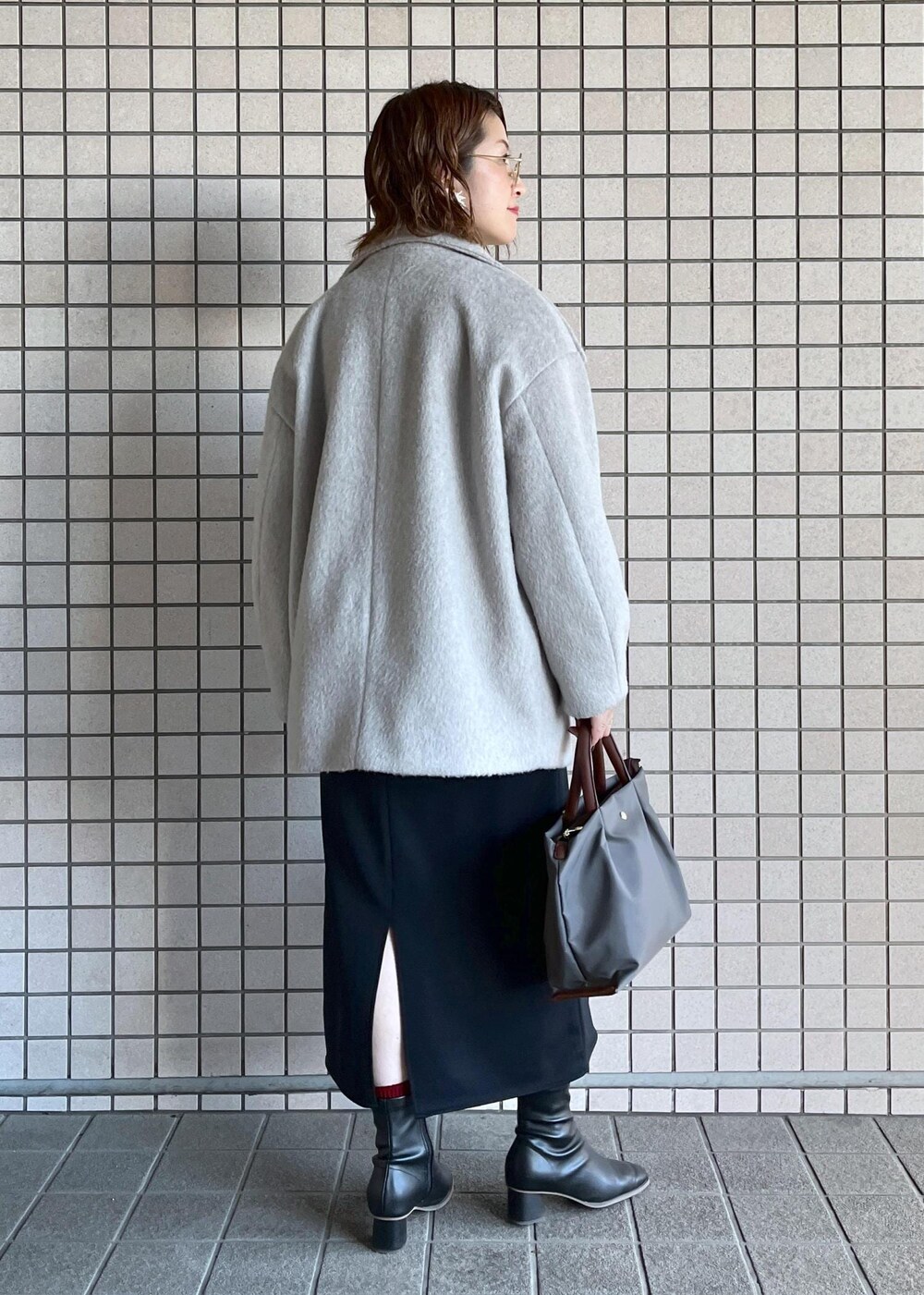 「高身長コーデ、2024AW、2024AW冬の新作、24AW冬の新作、冬コーデ、お仕事コーデ、お出かけコーデ、レイヤード、スカートスタイル、きれいめコーデ、ROPÉ PICNIC、ウェーブ、ブルべ冬、混合、高身長」｜「ROPE' PICNICの【3サイズ展開】裏起毛ボンディングジョーゼットアイラインスカート（スカート、ブラック系）」を使った、toshicoさん（レディース・165cm）の冬コーディネートの6枚目の写真