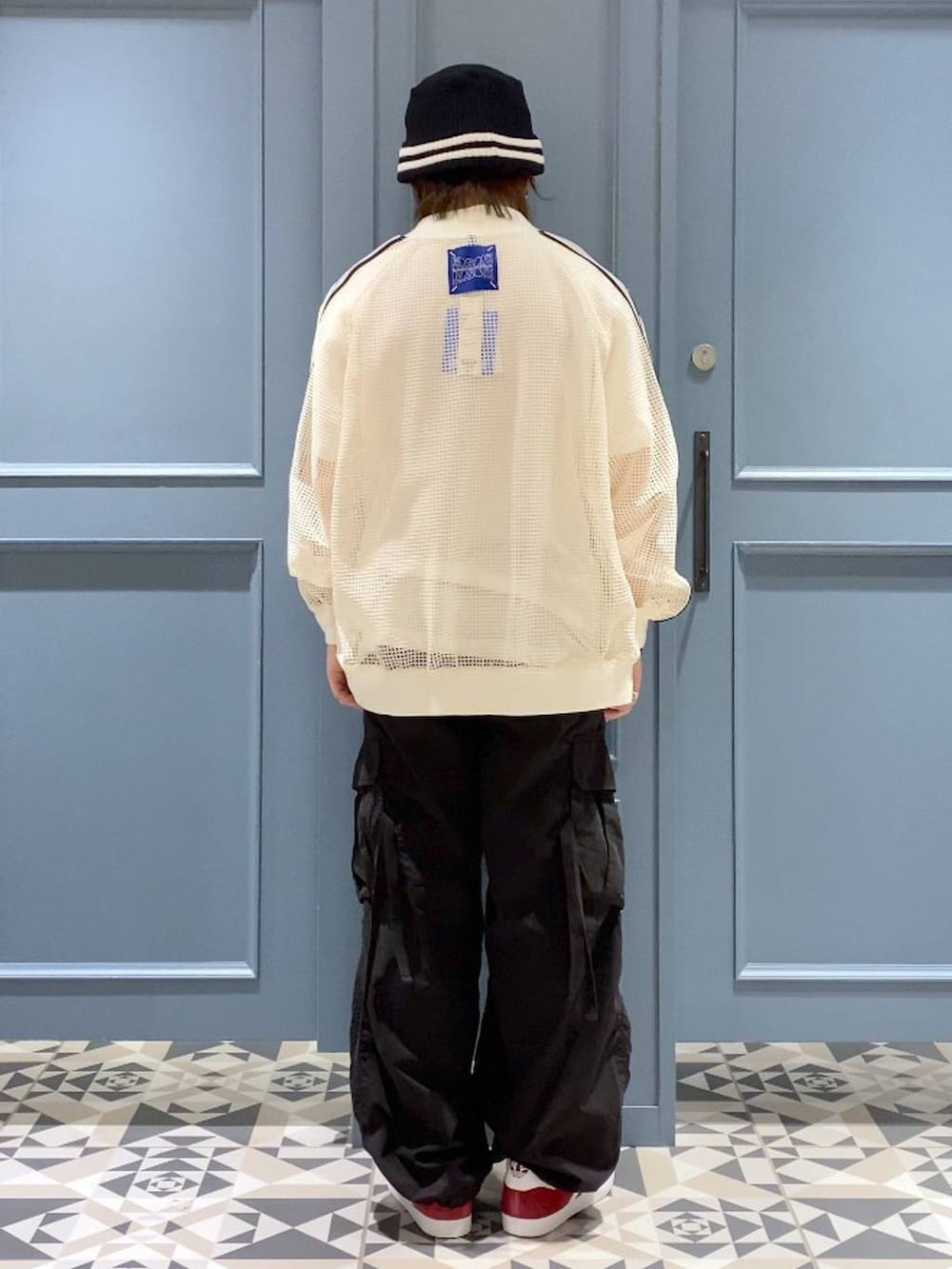 「ゆったり、カジュアル、低身長、休日コーデ、デート/ロマンティック、骨格ストレート、ミリタリー、トラッド、スポーティ、ストリート、RAGEBLUE、アウター、Tシャツ、ワイドパンツ、ヴィンテージ」|「RAGEBLUEのフラワー/コインモチーフチェーンネックレス(ネックレス、ホワイト系)」を使った、はいねさん(メンズ・165cm)の春コーディネートの3枚目の写真