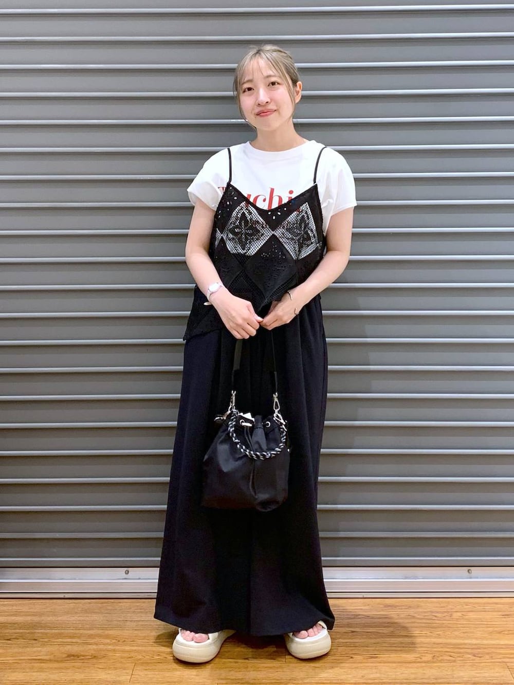 「ゆったり、ワイドパンツ、Tシャツ、サンダル、デート/ロマンティック、旅行、女子会、ベーシック/シンプル、20代_LEPSIM、おでかけ、低身長、カジュアル、きれいめ、休日コーデ、楽ちんコーデ」｜「LEPSIMの【PUMA／プーマ】MAYUPUFFYSD　290664（サンダル、ホワイト系）」を使った、daharalepsimさん（レディース・151cm）の夏コーディネートの4枚目の写真