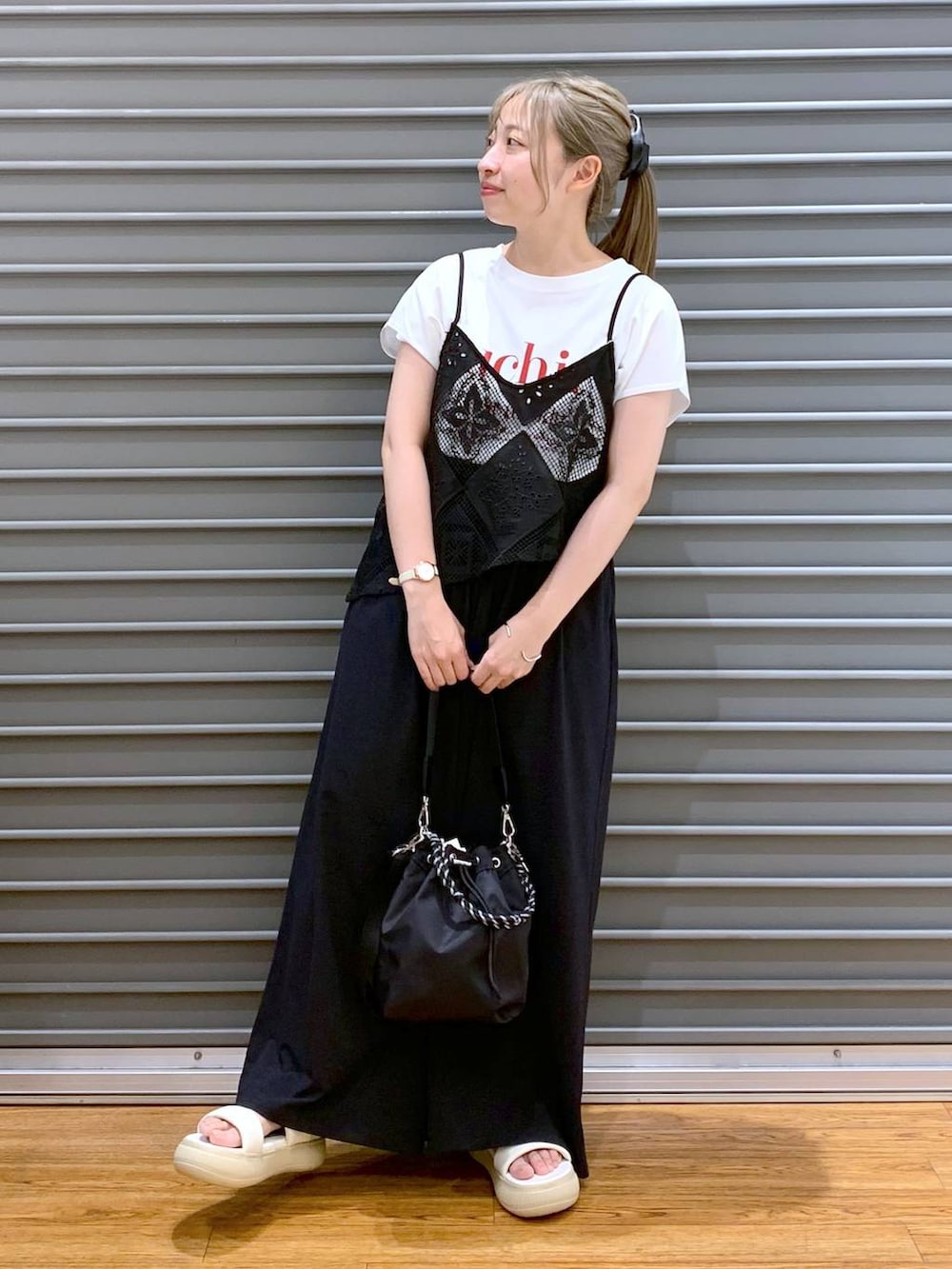 「ゆったり、ワイドパンツ、Tシャツ、サンダル、デート/ロマンティック、旅行、女子会、ベーシック/シンプル、20代_LEPSIM、おでかけ、低身長、カジュアル、きれいめ、休日コーデ、楽ちんコーデ」｜「LEPSIMの【PUMA／プーマ】MAYUPUFFYSD　290664（サンダル、ホワイト系）」を使った、daharalepsimさん（レディース・151cm）の夏コーディネートの6枚目の写真