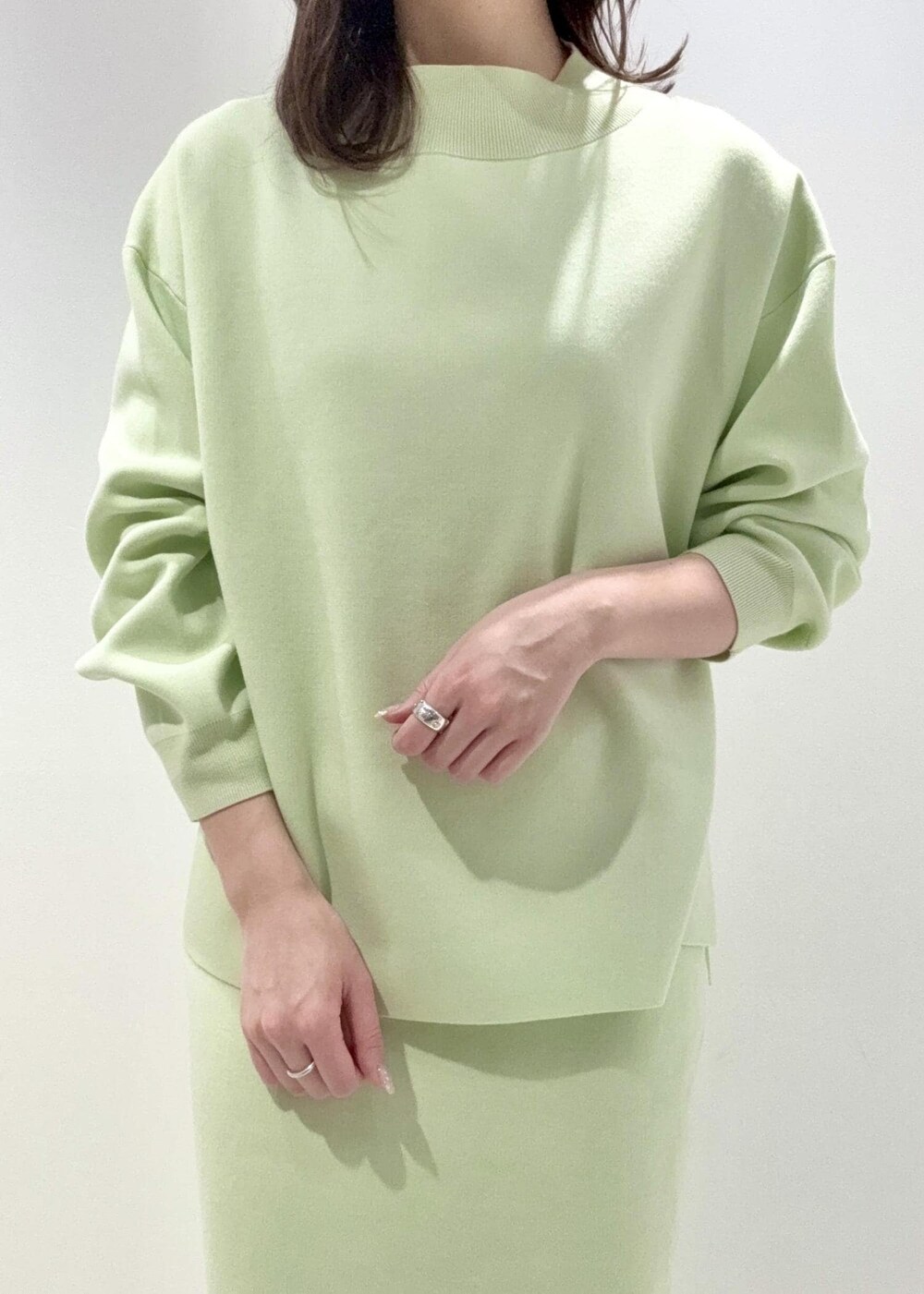 「ROPÉ、ウェーブ、ブルべ夏、混合、高身長、トップス、ニット/セーター、ジャケット/アウター、ピーコート、スカート、バッグ、ハンドバッグ、シューズ、ブーツ、GGA34030」｜「ROPE'のBeatrice boots(ベアトリス ブーツ)【メディア掲載】（ブーツ、ブラック系）」を使った、kanaさん（レディース・165cm）の冬コーディネートの6枚目の写真