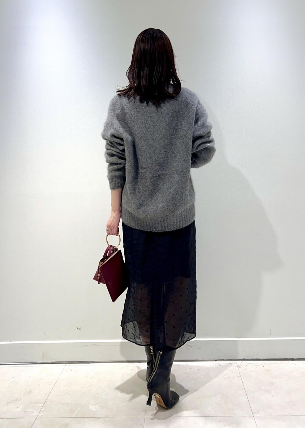 「ROPÉ、ウェーブ、ブルべ夏、混合、高身長、トップス、ニット/セーター、カーディガン、スカート、バッグ、ショルダーバッグ、シューズ、ブーツ、GGA34030、GGC34150」｜「E'PORの【24AW】EPOR Y BAG Nano（ナノ）【マルチWAY】（ショルダーバッグ、レッド系）」を使った、kanaさん（レディース・165cm）の秋コーディネートの2枚目の写真