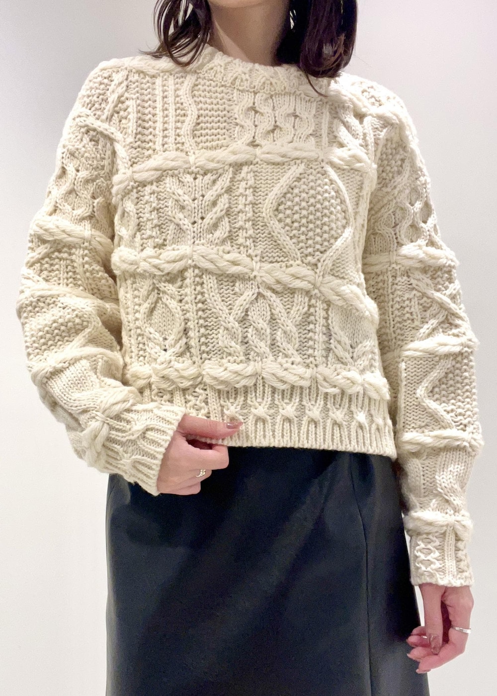 「ROPÉ、ウェーブ、ブルべ夏、混合、高身長、トップス、ニット/セーター、スカート、シューズ、ブーツ、ファッション雑貨、ストール/スヌード、GFN34140、GGA34040、GGC34020」｜「ROPE'のBarbara boots(バーバラブーツ)（ブーツ、ブラック系）」を使った、kanaさん（レディース・165cm）の秋コーディネートの7枚目の写真