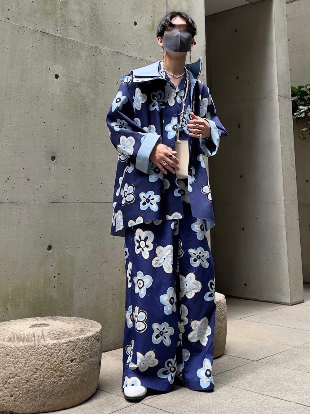 「ユニクロ、UNIQLO、MARNI、マルニ」｜「UNIQLO × MARNIのアイテム（マウンテンパーカー、ブルー系）」を使った、ryunosukeさん（メンズ・170cm）の春コーディネートの2枚目の写真