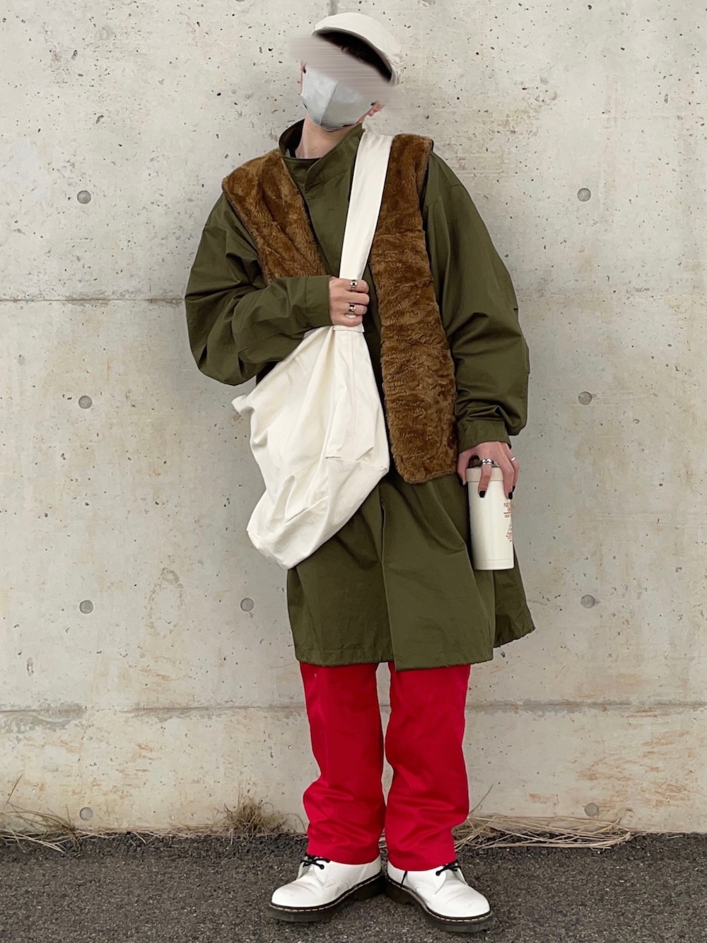 「MONO-MART、PR、WEGO、muhet、ミリタリー、ootd、古着、秋コーデ、冬コーデ」｜「MONO-MARTの【retock's】ニュースペーパーバッグ ヴィンテージライクゴールドDカン付 ビッグキャンバスショルダー（ショルダーバッグ、ベージュ系）」を使った、ふくさん（メンズ・174cm）の冬コーディネートの3枚目の写真