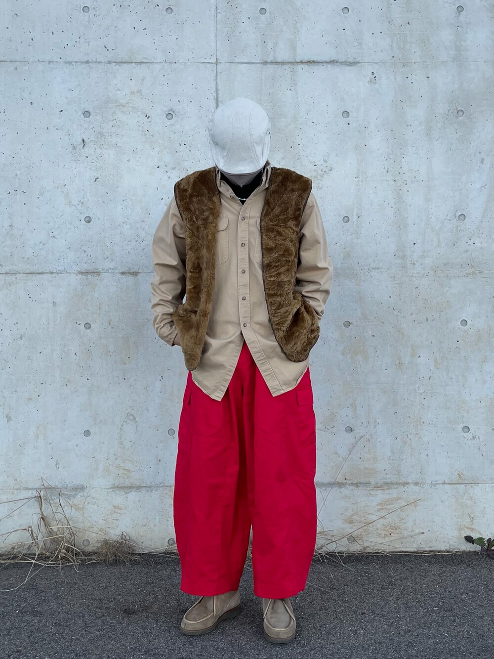 「おしゃれさんと繋がりたい、古着、古着MIX、古着コーデ、古着好きな人と繋がりたい、着回しコーデ、秋コーデ、冬コーデ、ワイドパンツ」｜「古着のアイテム（その他シューズ、ベージュ系）」を使った、ふくさん（メンズ・174cm）の秋コーディネートの3枚目の写真