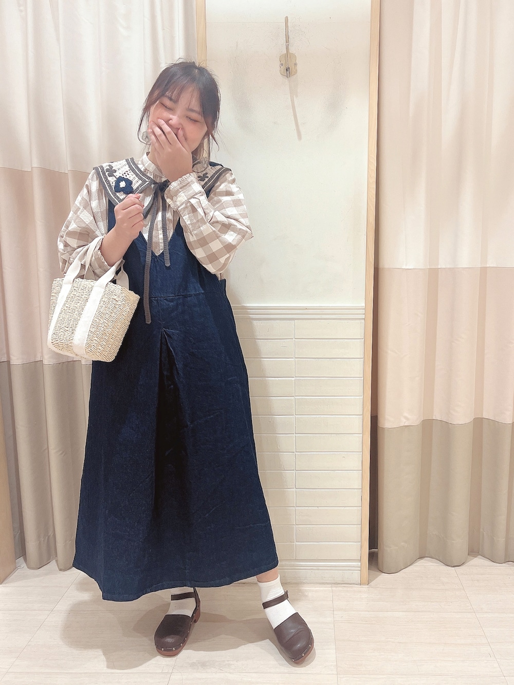 「春、おでかけコーデ、大人カジュアル、オトナカジュアル、デニムジャンスカ、ワンピース、デニム、SM2、Samansa Mos2、サマンサ モスモス(Samansa Mos2)、SM2 keittio イオンタウン富士南店、おしゃれさんと繋がりたい、お洒落さんとつながりたい」|「Samansa Mos2の【2way】着回し力アップデニムジャンスカ(ワンピース、ブルー系)」を使った、🌷○° おまゆさん(レディース・163cm)の春コーディネートの2枚目の写真