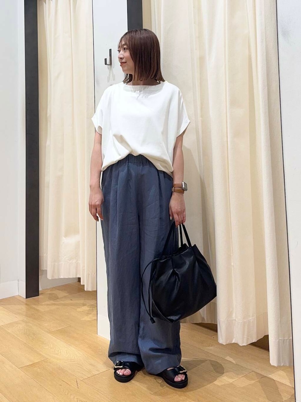 「シンプルコーデ、低身長、newarrival、休日スタイル、低身長コーデ、urstore、154cm、骨格ストレート、イエベ春、30代前半、ストレート×イエベ春、カジュアル派のtシャツコーデ、私が選ぶセールアイテム25ss」｜「URBAN RESEARCH DOORSのドライコットンボートネックプルオーバー（Tシャツ/カットソー、ホワイト系）」を使った、maikoさん（レディース・154cm）の夏コーディネートの2枚目の写真