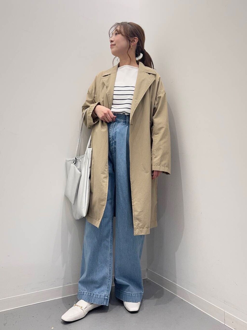 「シンプルコーデ、低身長、春アウター、newarrival、低身長コーデ、urstore、154cm、骨格ストレート、イエベ春、30代前半、ストレート×イエベ春、低身長おススメアウター、私の推しデニムスタイル」|「URBAN RESEARCH DOORSのウォッシャブルUVボーダーニット(ニット/セーター、ホワイト系)」を使った、maikoさん(レディース・154cm)の春コーディネートの2枚目の写真