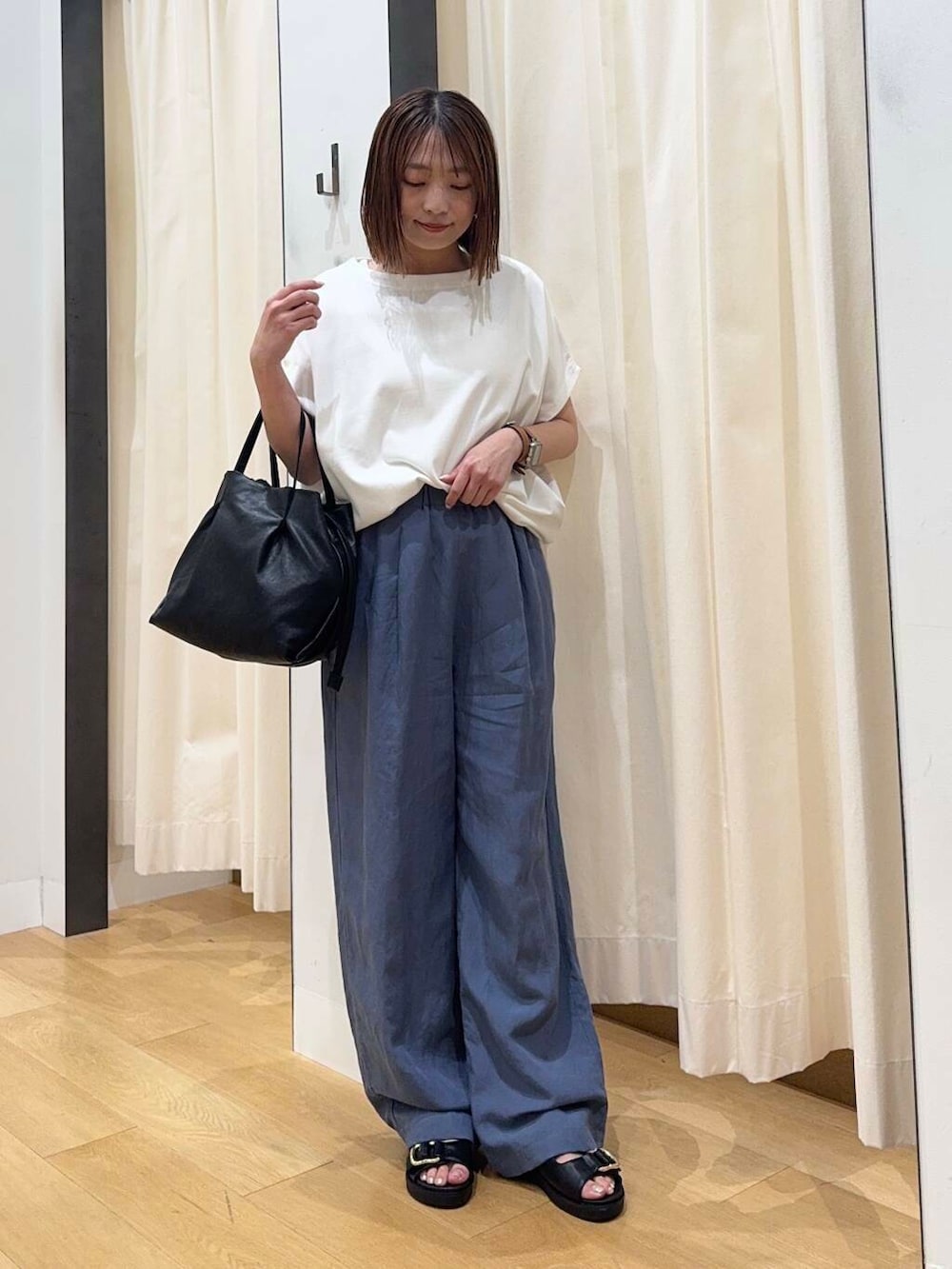 「シンプルコーデ、低身長、newarrival、休日スタイル、低身長コーデ、urstore、154cm、骨格ストレート、イエベ春、30代前半、ストレート×イエベ春、カジュアル派のtシャツコーデ、私が選ぶセールアイテム25ss」｜「URBAN RESEARCH DOORSのドライコットンボートネックプルオーバー（Tシャツ/カットソー、ホワイト系）」を使った、maikoさん（レディース・154cm）の夏コーディネートの5枚目の写真