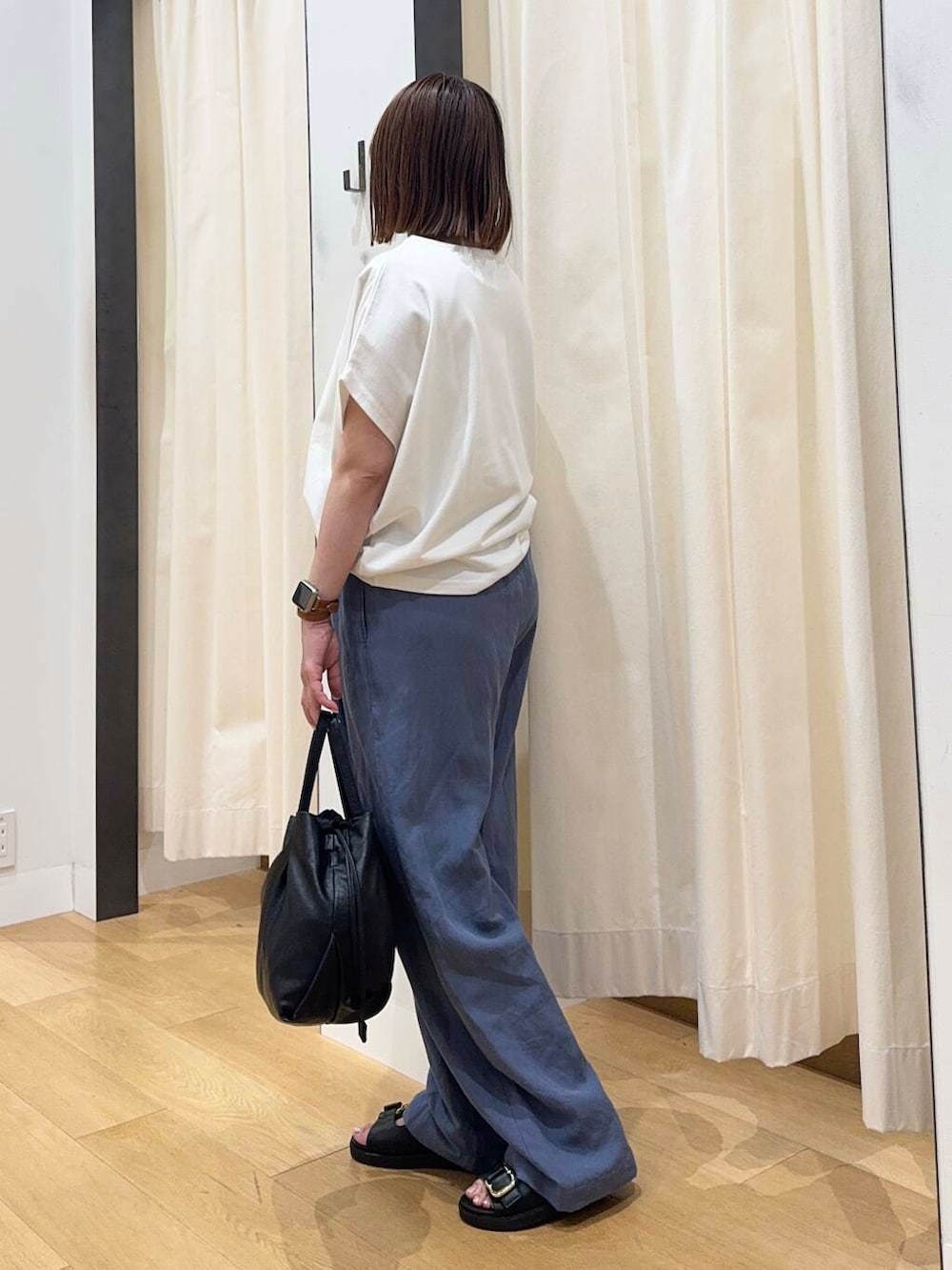 「シンプルコーデ、低身長、newarrival、休日スタイル、低身長コーデ、urstore、154cm、骨格ストレート、イエベ春、30代前半、ストレート×イエベ春、カジュアル派のtシャツコーデ、私が選ぶセールアイテム25ss」｜「URBAN RESEARCH DOORSのドライコットンボートネックプルオーバー（Tシャツ/カットソー、ホワイト系）」を使った、maikoさん（レディース・154cm）の夏コーディネートの3枚目の写真