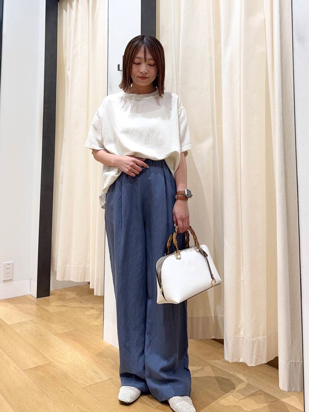「シンプルコーデ、低身長、newarrival、休日スタイル、低身長コーデ、urstore、154cm、骨格ストレート、イエベ春、30代前半、ストレート×イエベ春、シャツが主役の夏コーデ、私が選ぶセールアイテム25ss」｜「FORK&SPOONのFORK&SPOON　プルオーバーブラウス（Tシャツ/カットソー、ホワイト系）」を使った、maikoさん（レディース・154cm）の夏コーディネートの5枚目の写真