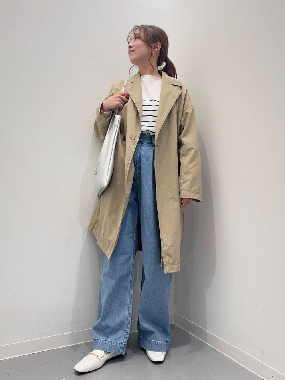 「シンプルコーデ、低身長、春アウター、newarrival、低身長コーデ、urstore、154cm、骨格ストレート、イエベ春、30代前半、ストレート×イエベ春、低身長おススメアウター、私の推しデニムスタイル」|「URBAN RESEARCH DOORSのウォッシャブルUVボーダーニット(ニット/セーター、ホワイト系)」を使った、maikoさん(レディース・154cm)の春コーディネートの5枚目の写真
