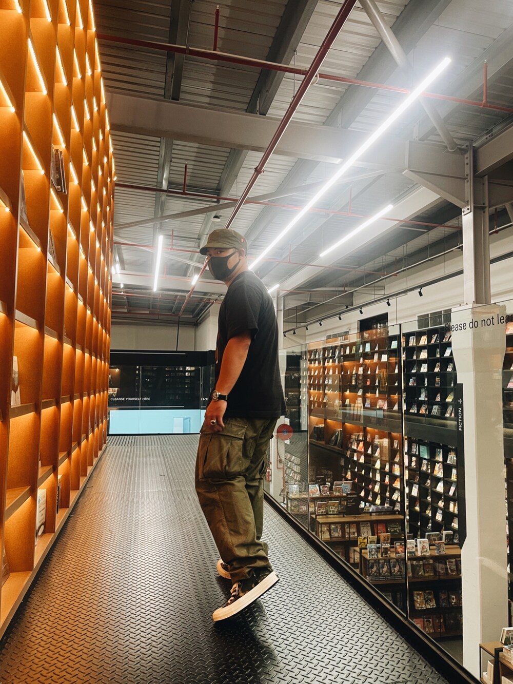 「ootd、NIGO®、HUMAN MADE、Americana、vintage、visvim、CONVERSE ADDICT、pittamask」｜「VISVIMのEiger Sanction Cargo Pants（カーゴパンツ、グリーン系）」を使った、thinkchinkさん（メンズ・169cm）の冬コーディネートの3枚目の写真