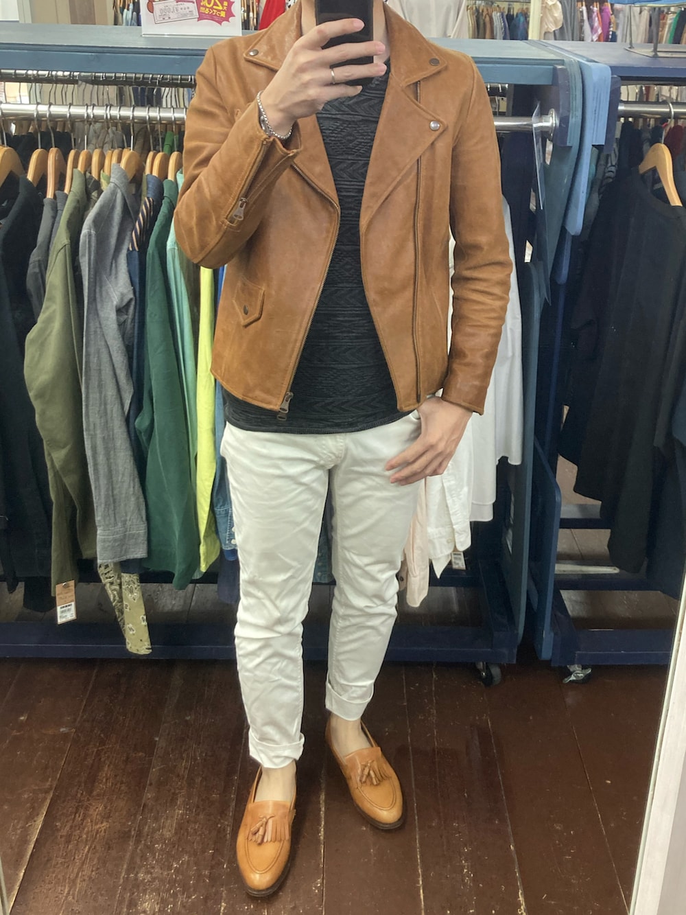 「BROOKS BROTHERSのアイテム(ローファー、オレンジ系)」を使った、lasscalさん(メンズ・174cm)の春コーディネートの2枚目の写真