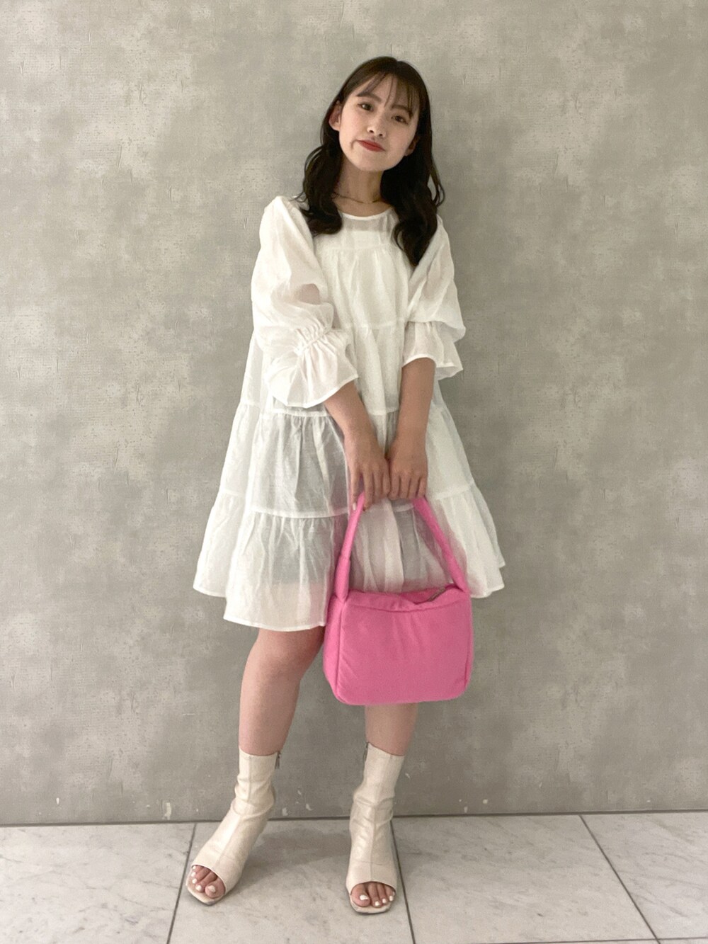 「夏コーデ、カジュアルコーデ、大人ガーリー、低身長コーデ、ブラウス、ミリタリーベスト、ベスト、チュニック」｜「w closetのハイネックミリタリーベスト（ベスト、グリーン系）」を使った、kanonさん（レディース・152cm）の春コーディネートの2枚目の写真