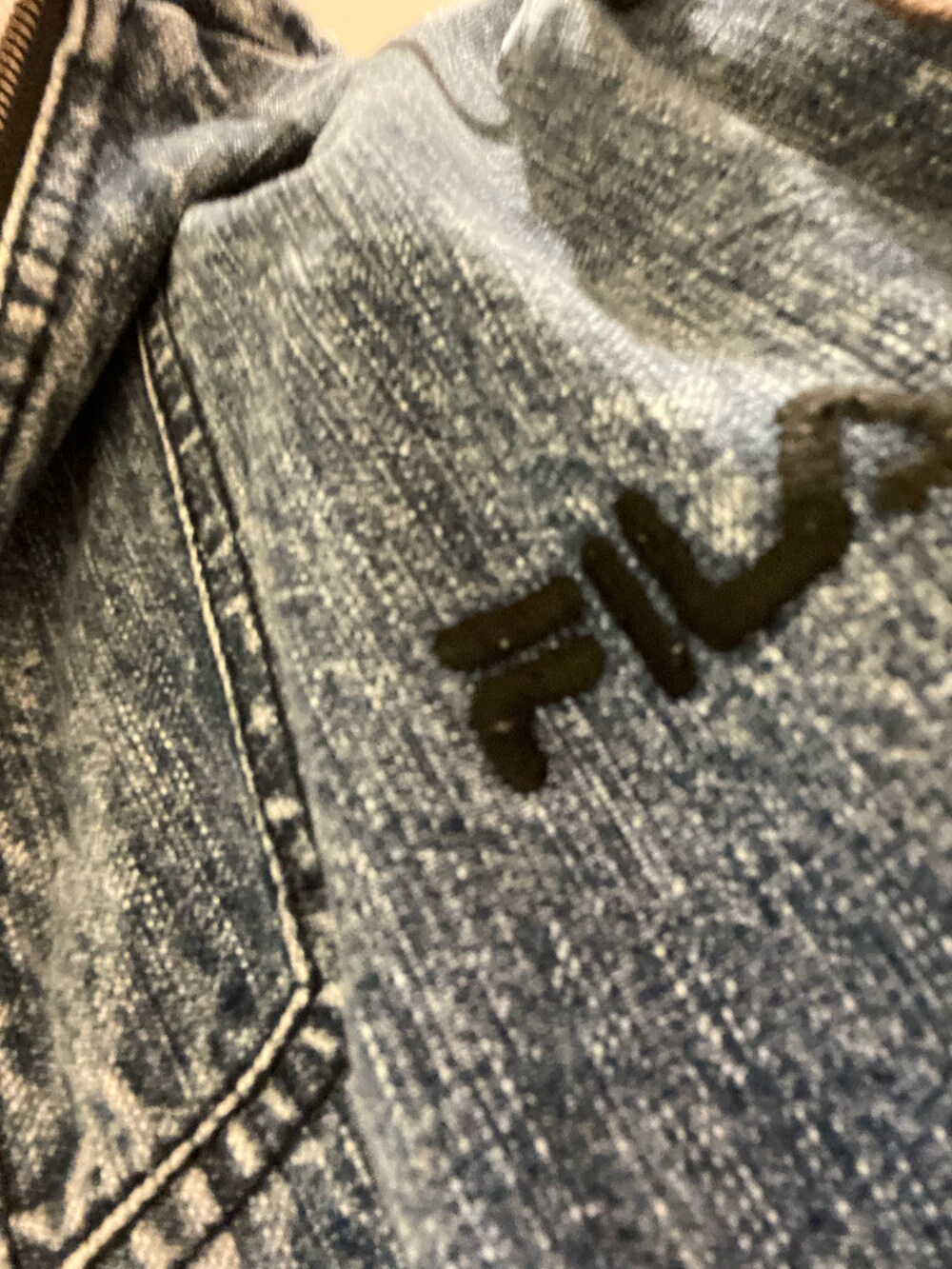 「重ね着ベストシーズン、デニムセットアップ風、アラフォーコーデ、白Tシャツ×デニム、秋冬コーデ、古着MIX、デニム」|「古着のアイテム(デニムパンツ、ブルー系)」を使った、unwearableghostさん(メンズ・169cm)の秋コーディネートの2枚目の写真