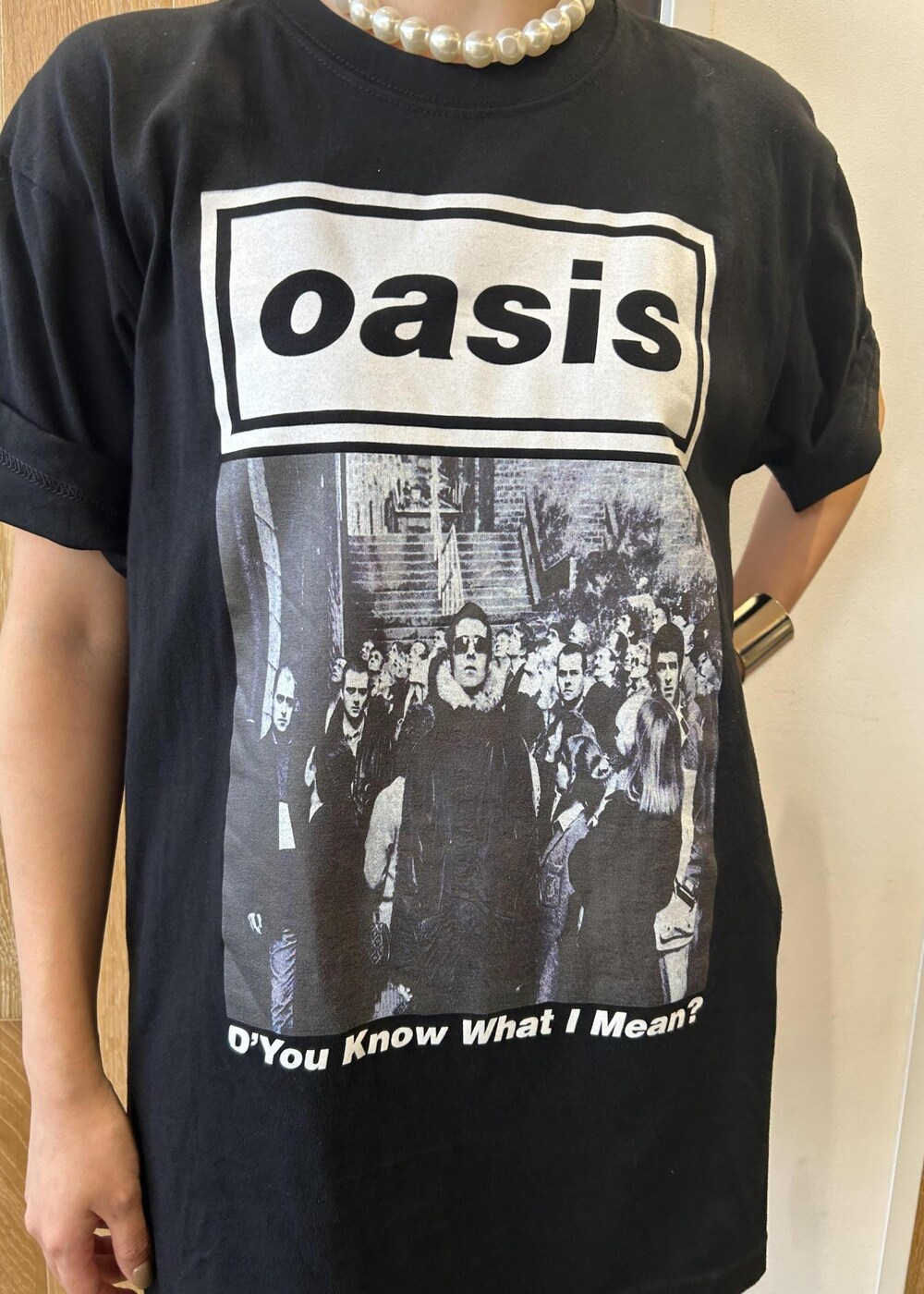 「oasis、オアシス、バンT、ブラックコーデ、初夏コーデ、夏コーデ、お出かけコーデ、旅行コーデ、アウトドアコーデ、フェスコーデ、推し活コーデ、スポーツミックス、ストリート、大人カジュアル、パンツスタイル」｜「ADAM ET ROPE'の【接触冷感】ニットカプリパンツ（その他パンツ、ブラック系）」を使った、kaedekanoさん（レディース・155cm）の夏コーディネートの9枚目の写真