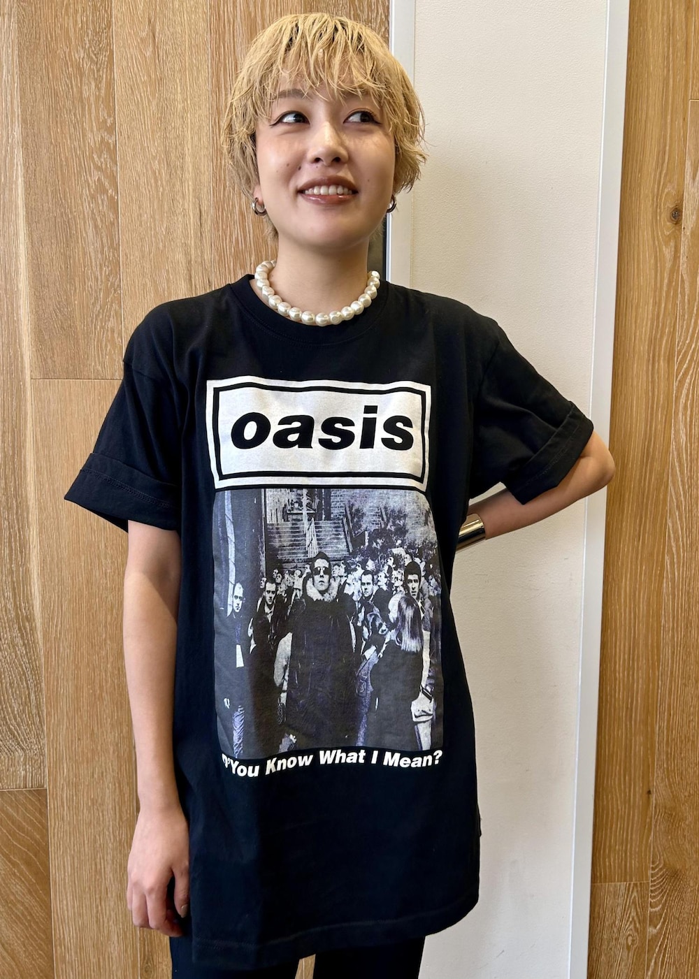 「oasis、オアシス、バンT、ブラックコーデ、初夏コーデ、夏コーデ、お出かけコーデ、旅行コーデ、アウトドアコーデ、フェスコーデ、推し活コーデ、スポーツミックス、ストリート、大人カジュアル、パンツスタイル」｜「ADAM ET ROPE'の【接触冷感】ニットカプリパンツ（その他パンツ、ブラック系）」を使った、kaedekanoさん（レディース・155cm）の夏コーディネートの7枚目の写真