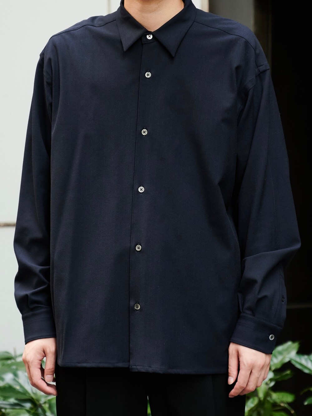 その他のシャツ/ブラウスを着用したメンズの秋コーディネートの5枚目の写真