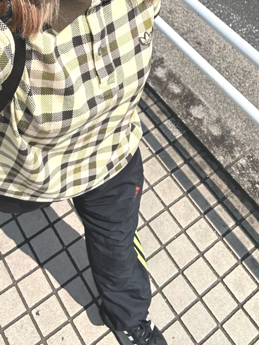 「adidasのアイテム（トップス、グリーン系）」を使った、いわちゃきさん（レディース・156cm）の夏コーディネートの3枚目の写真