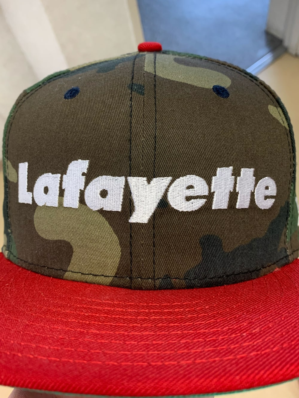 「夏コーデ、ストリート、Tシャツ、休日スタイル」｜「Lafayetteのアイテム（Tシャツ/カットソー、ホワイト系）」を使った、からあげシェイク2さん（メンズ・175cm）の夏コーディネートの5枚目の写真