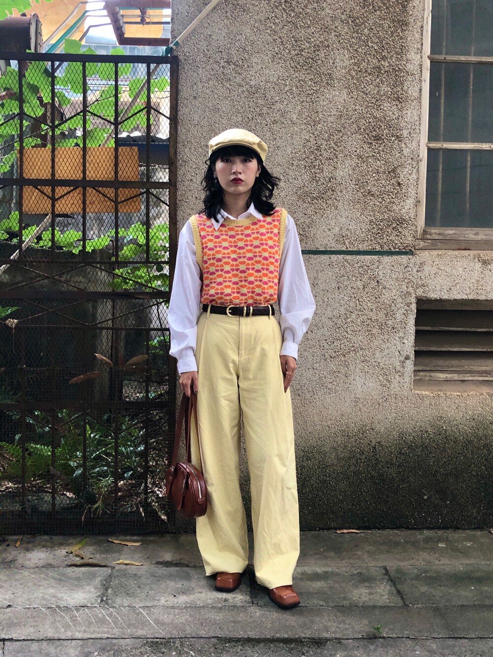 その他のニット/セーターを着用したレディースの春コーディネートの2枚目の写真