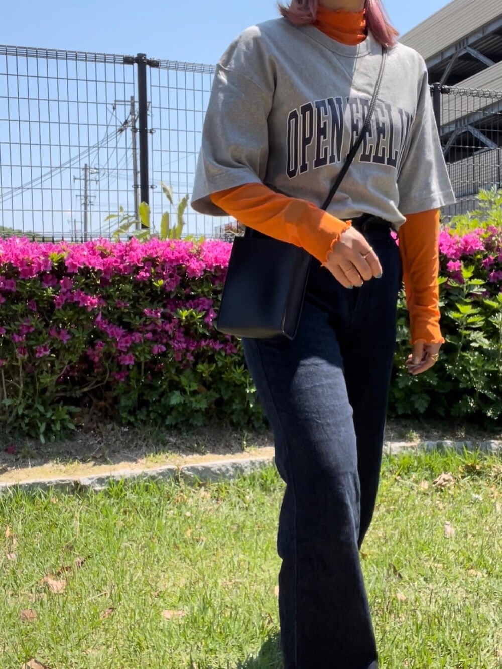 「シアー、FUDGEBOYのトラッドスタイル」｜「groveの【S-LL】ストレッチデニムフレアーワイドパンツ（デニムパンツ、ブルー系）」を使った、ⓒⓗⓘーⓒⓗⓐⓝさん（レディース・161cm）の春コーディネートの2枚目の写真