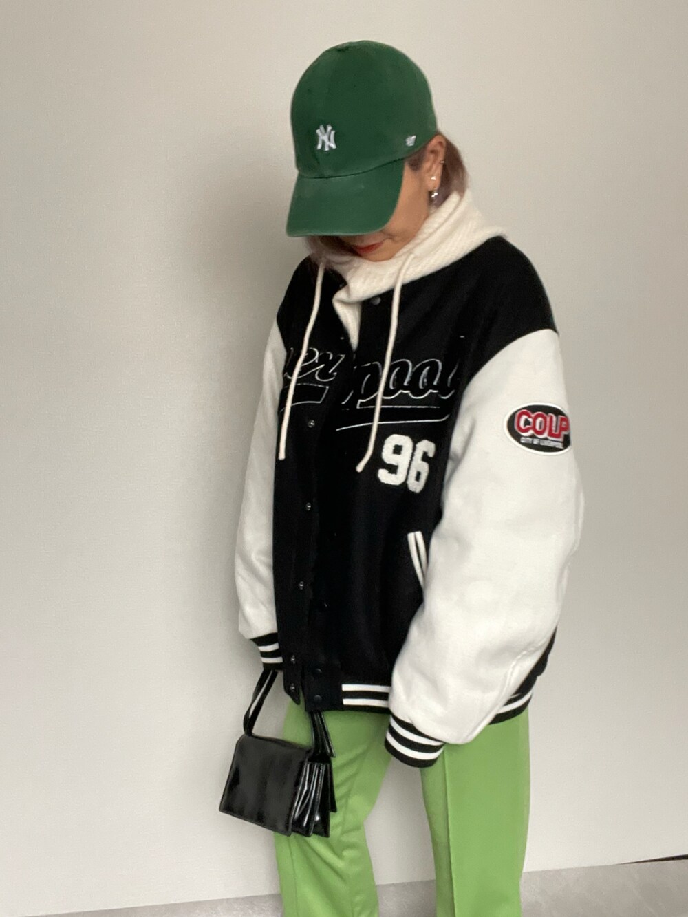 「今日のコーデ、スタジャン」｜「WEGOのWEGO/メルトンワッペンスタジャン（スタジャン、ブラック系）」を使った、ⓒⓗⓘーⓒⓗⓐⓝさん（レディース・161cm）の冬コーディネートの2枚目の写真