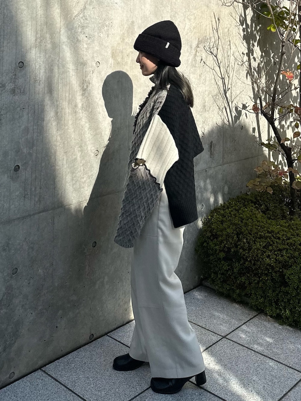 その他のニット/セーターを着用したレディースの秋コーディネートの2枚目の写真