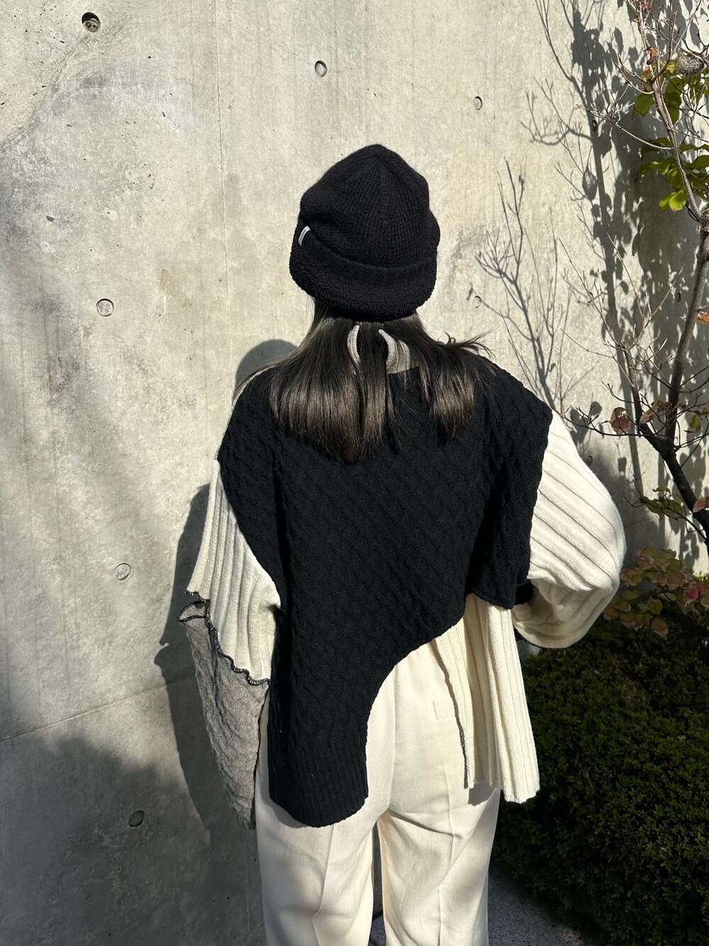 その他のニット/セーターを着用したレディースの秋コーディネートの6枚目の写真