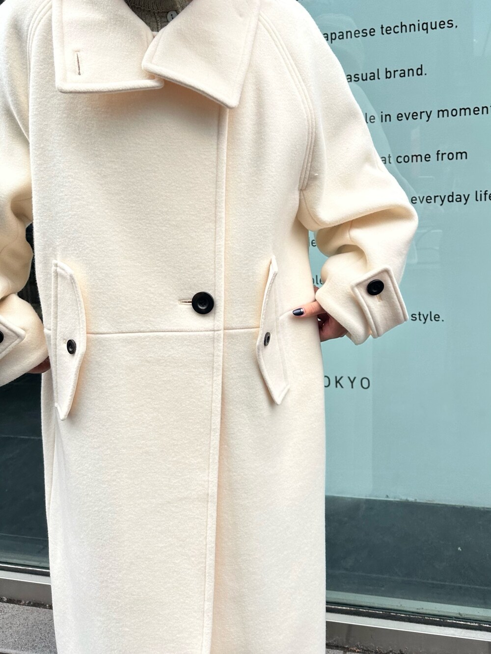 「パブリックトウキョウ、白コート、スタンドコート、ウールコート」｜「PUBLIC TOKYOの【3WAY】ウールベロアスタンドカラーコート（ステンカラーコート、ホワイト系）」を使った、ｎａｎａさん（レディース・152cm）の秋コーディネートの6枚目の写真
