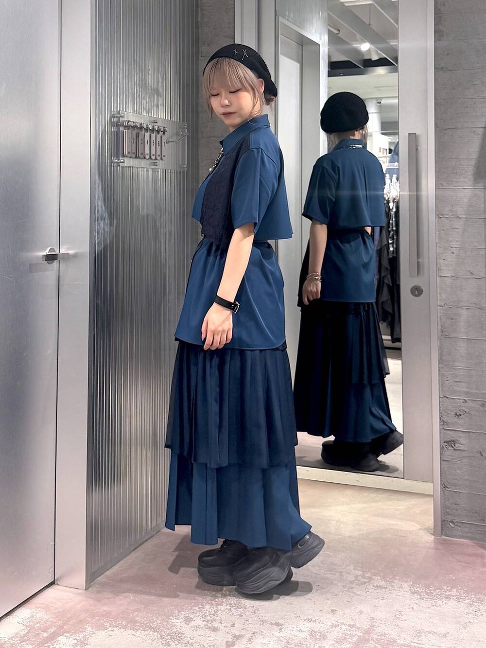 「低身長、女子ウケ、差し色コーデ、モード、セットアップ、カラーコーデ_HARE、HARE」｜「HAREの2PSETバングル(HARE)（バングル/リストバンド、シルバー系）」を使った、おひめさん（レディース・151cm）の春コーディネートの2枚目の写真