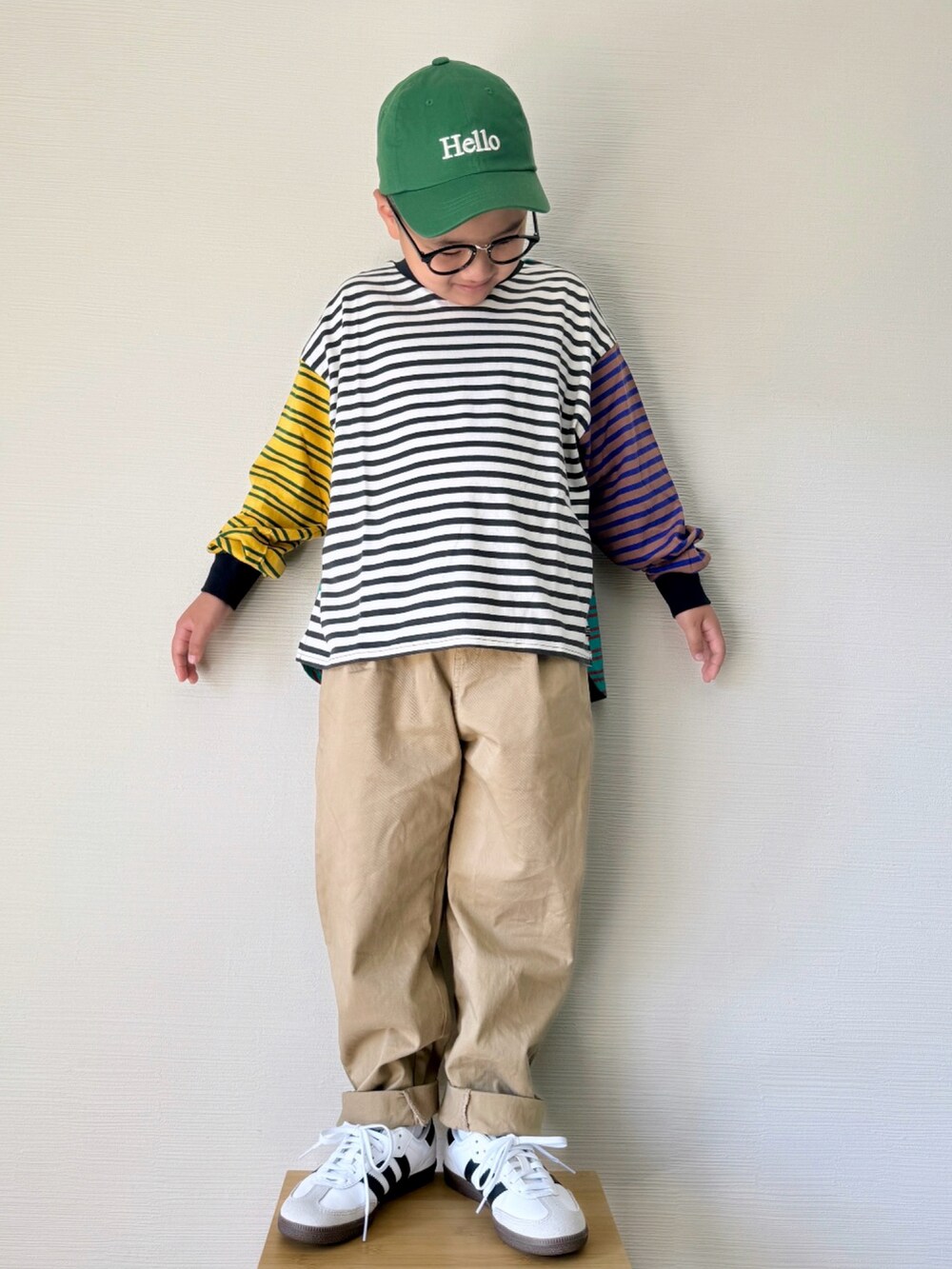 「秋っぽコーデ更新中、UNIQLO、男の子コーデ、休日スタイル、ボーダー、チノパン、プチプラ、キャップ、小学生、男の子、カジュアル、プチプラコーデ、通学コーデ、秋コーデ、ロンT」｜「BREEZEの【WEB限定】カラバリ無地・ボーダーTシャツ（Tシャツ/カットソー、その他）」を使った、yo_yoさん（キッズ・120cm）の秋コーディネートの2枚目の写真
