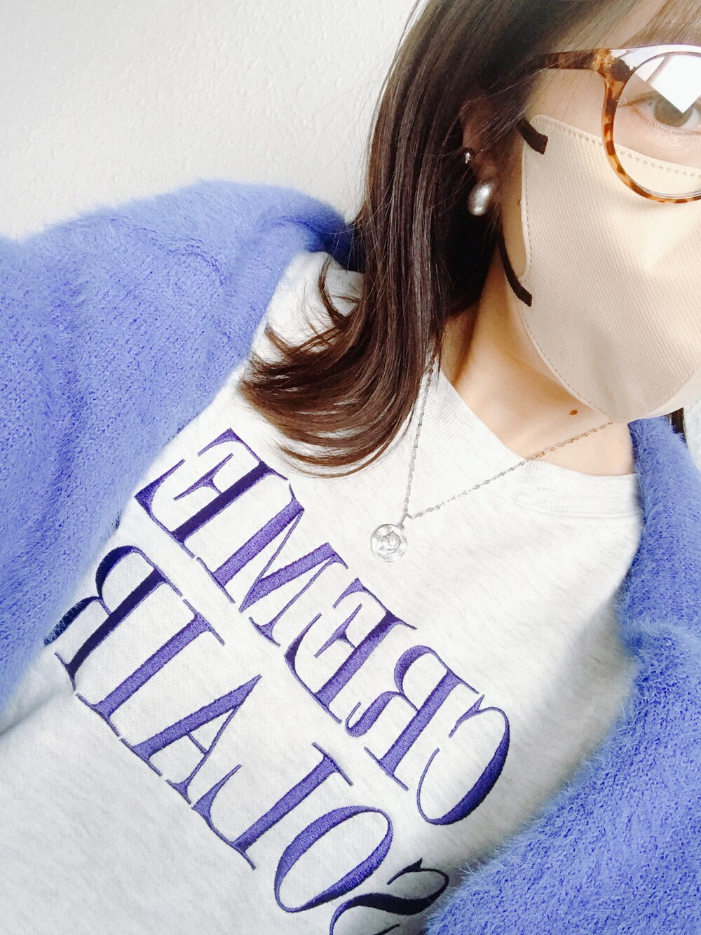 「talbyyumi、Linoluce、しまむら購入品、しまパト、しまむら、UNIQLO、プチプラファッション、プチプラコーデ、青ニット、ブルーニット」｜「Linoluceのアイテム（スウェット、グレー系）」を使った、さやかさん（レディース・161cm）の秋コーディネートの2枚目の写真