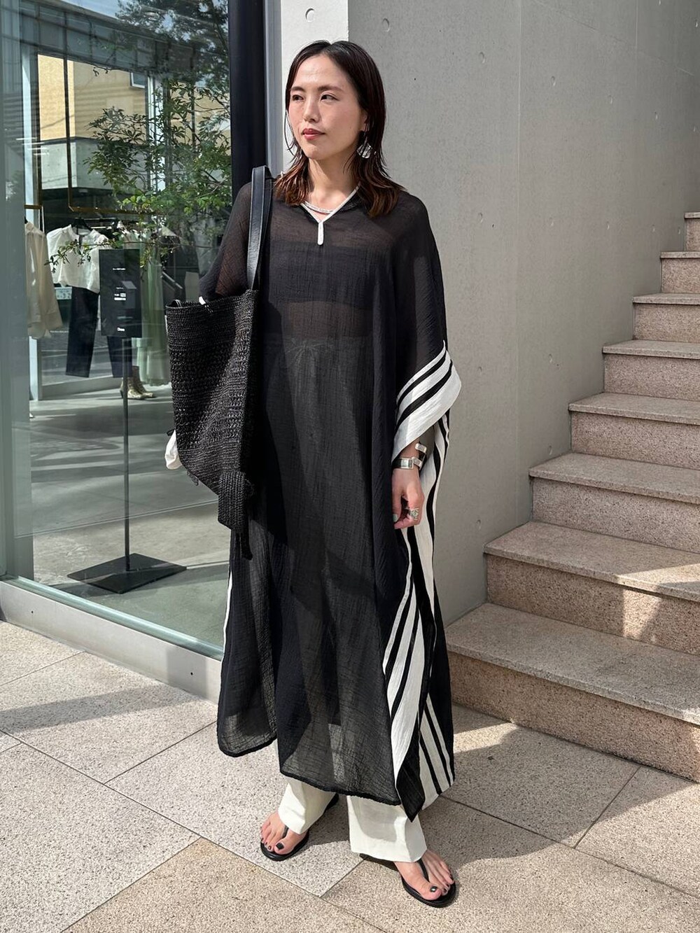 「モード、フェミニン、ベーシック/シンプル、Chaos、夏コーデ、旅行、水着、リラックス、モノトーン、ワンピース」｜「ChaosのChaos(カオス)/ベアチューブ（チューブトップ、ブラック系）」を使った、chaos_asaさん（レディース・162cm）の春コーディネートの2枚目の写真